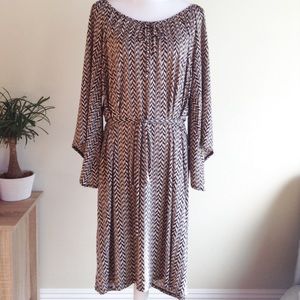 Zigzag Pattern Bell Sleeve dress